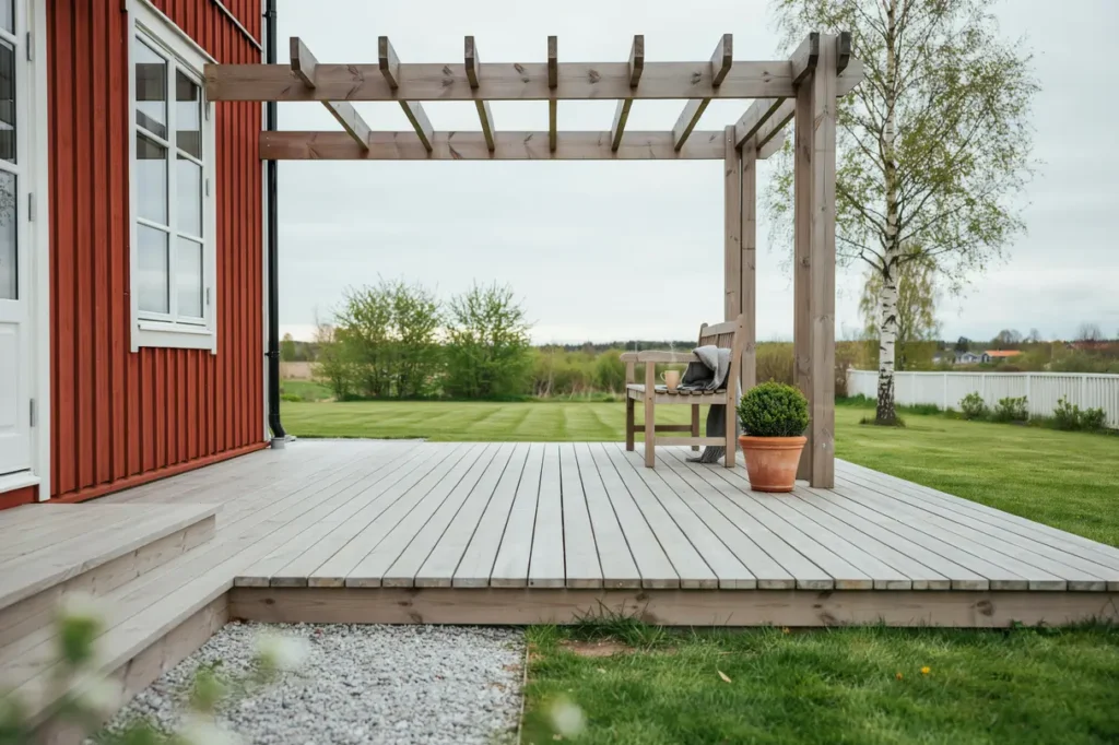 nybyggnation av altan och pergola vid villa i tumba
